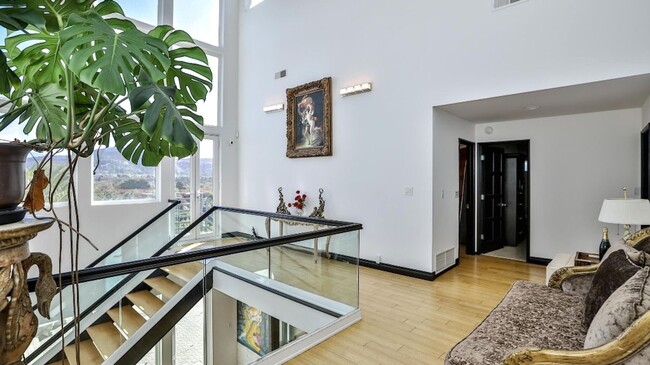 Foto del edificio - Room Rental in Villa Park