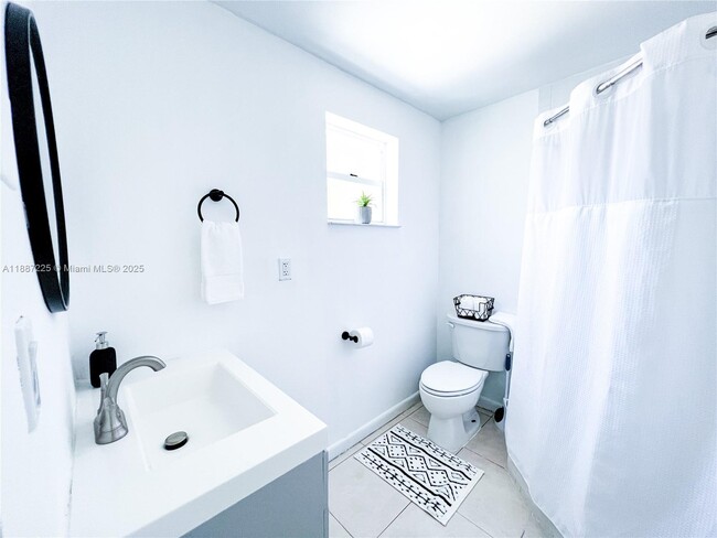 Foto del edificio - 1311 NE 118th St
