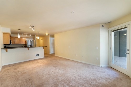 Foto del edificio - Olympic Hills Condo - 1 bedroom + den