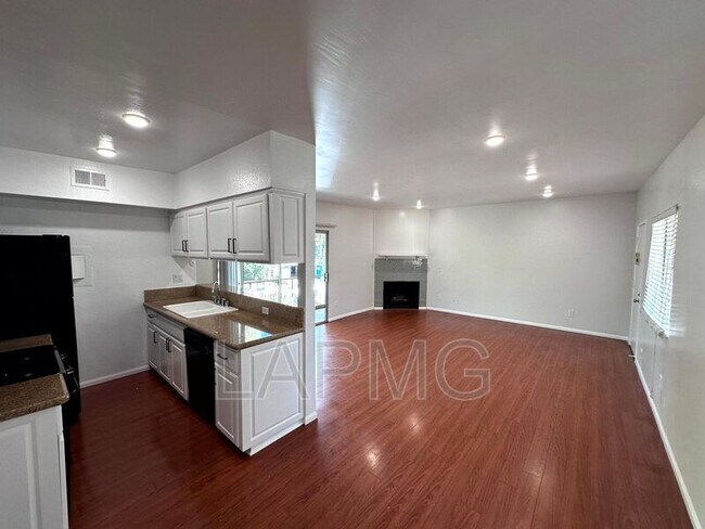 Building Photo - 5435 Bellingham Ave