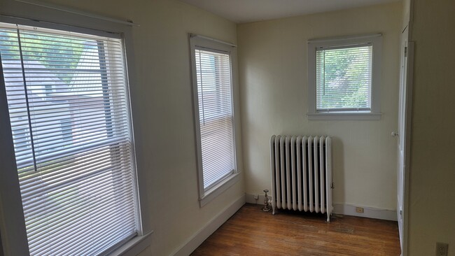 Sala de estar - 248 Elm St