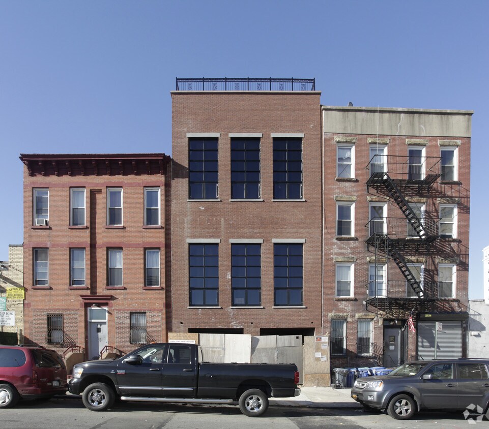 Building Photo - 12-14 Clermont Ave