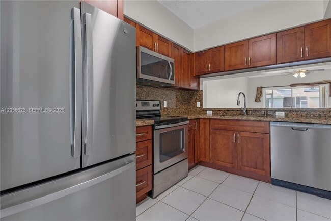 Building Photo - 16640 Hemingway Dr