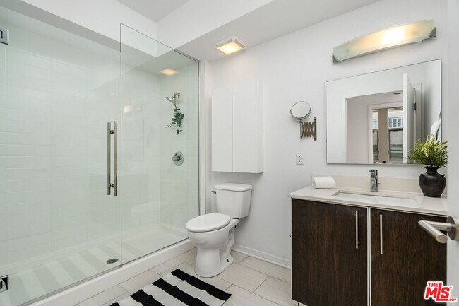 Foto del edificio - 4215 Glencoe Ave