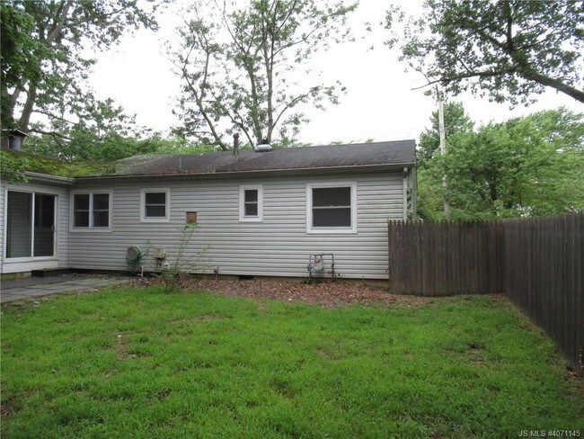 Building Photo - 913 Harrison Rd