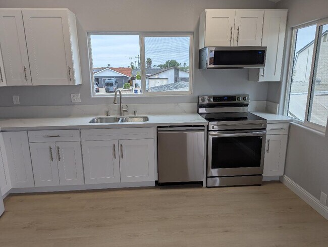 rooftop view from kitchen - 327 E Palomar St
