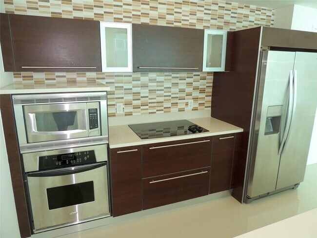 Foto del edificio - 1900 N Bayshore Dr