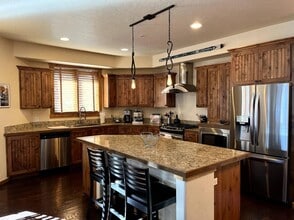 Building Photo - 970 Bear Trail