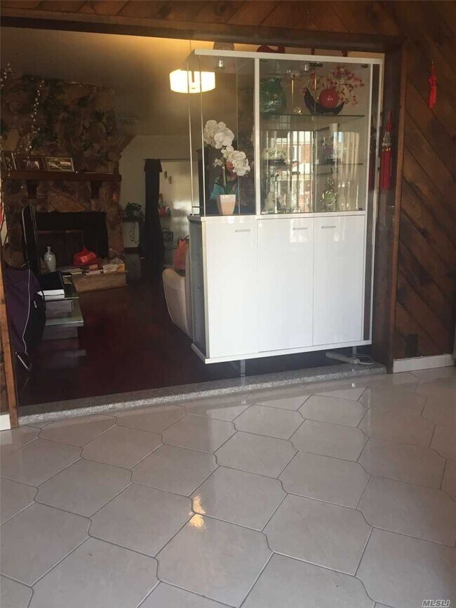 Foto del edificio - 1650 W 6th St