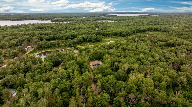Building Photo - 12444 Fawn Lake Rd