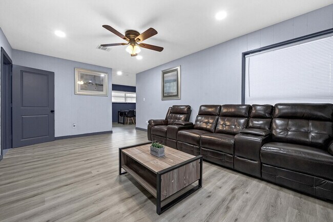 Foto del edificio - 11103 Greenwillow Dr