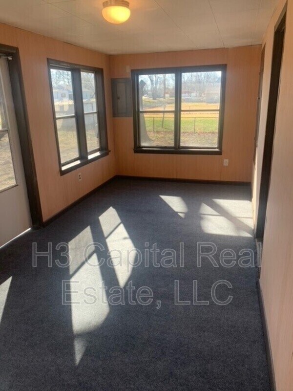 562 Wilson Ave, Wood River, IL 62095 House Rental in Wood River, IL