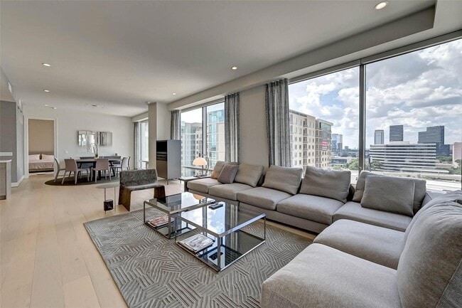 Foto del edificio - 2047 Westcreek Ln Ln