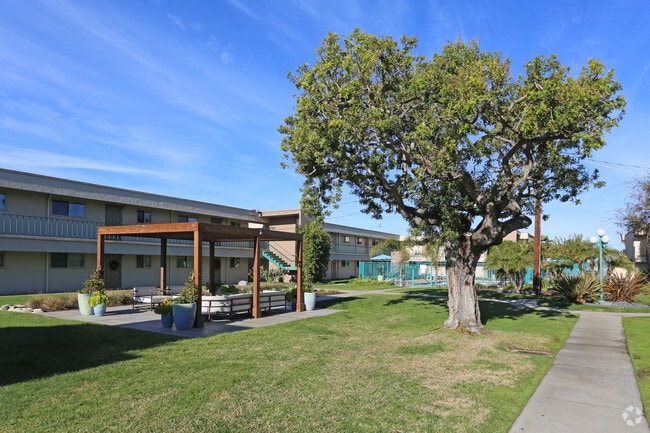 Building Photo - Villa Pacific Apartments *$500.00 off *