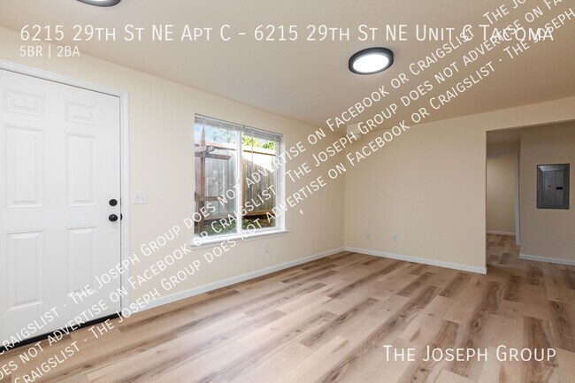 Foto del edificio - 6215 29th St NE
