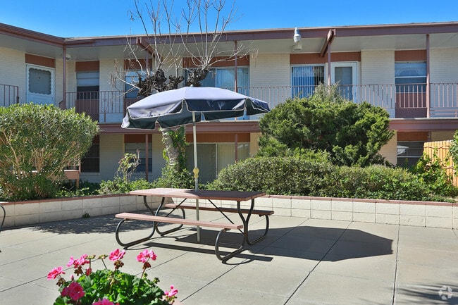 Building Photo - Hallmark Apartments