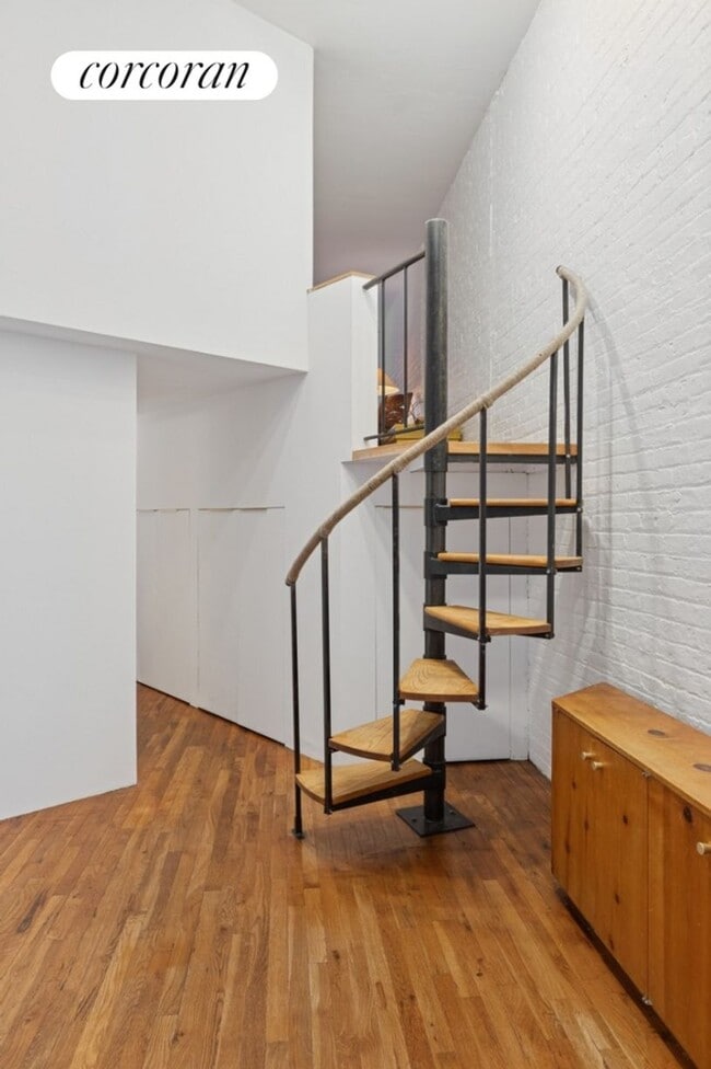 Building Photo - 719 Greenwich St