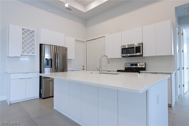 Foto del edificio - 806 SW 31st Terrace