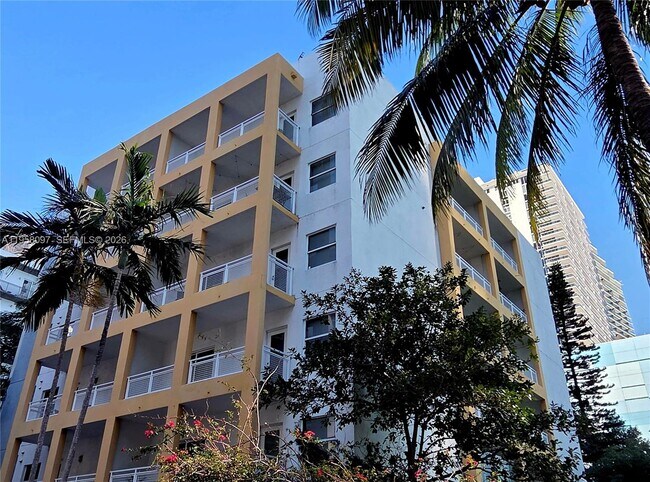 Foto del edificio - 471 NE 25th St