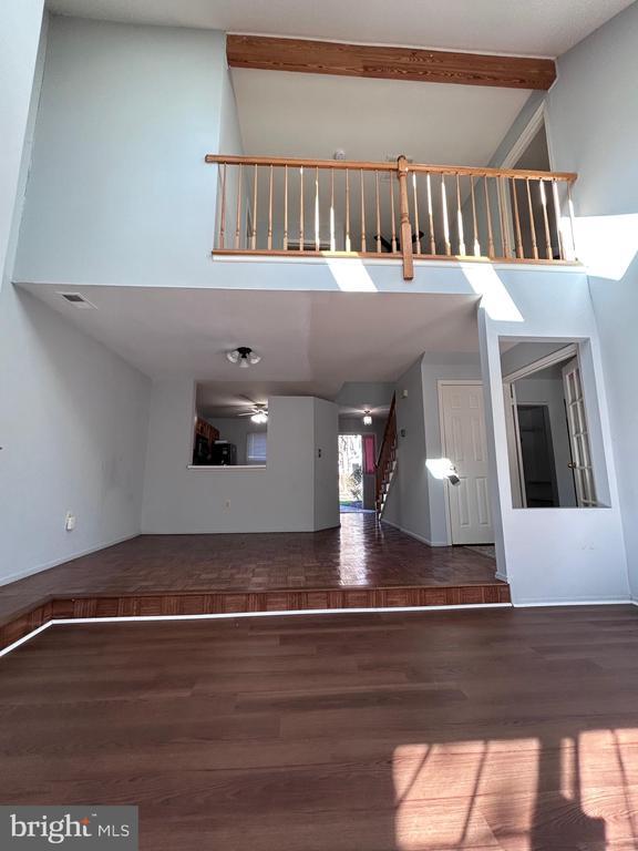 Foto del edificio - 1303 Juniper Ct
