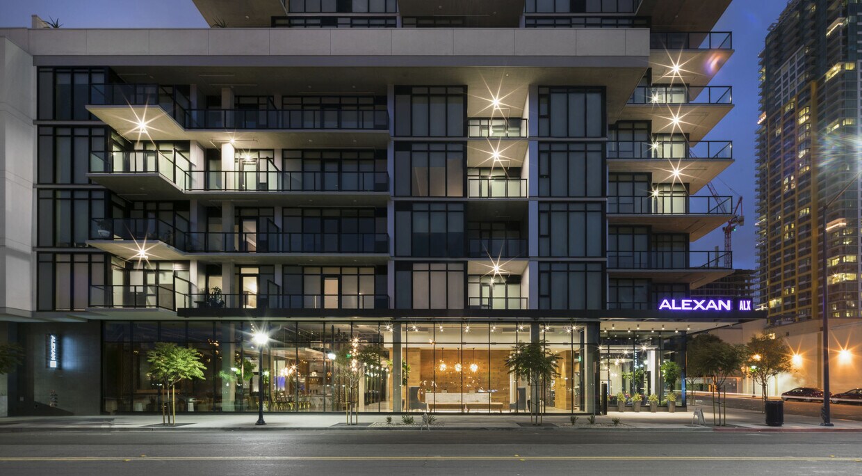 ALX Apartments in San Diego, CA Westside Rentals