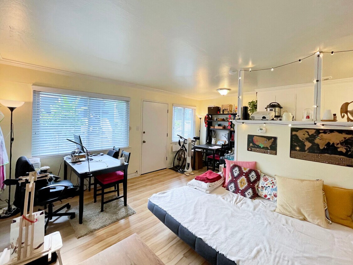Foto principal - 2110 Bonar St