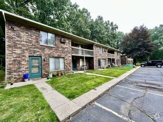 Building Photo - 10375 Portage Rd
