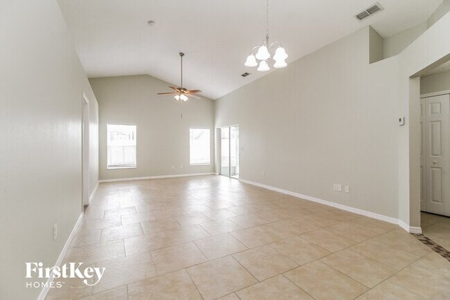 Building Photo - 3619 Monument Dr