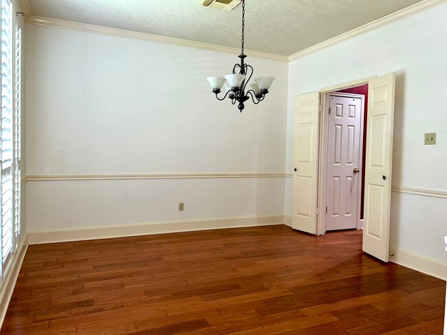 Foto del edificio - 12803 Birch Falls Rd