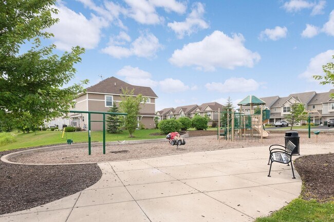 Foto del edificio - 3469 Chestnut Ln