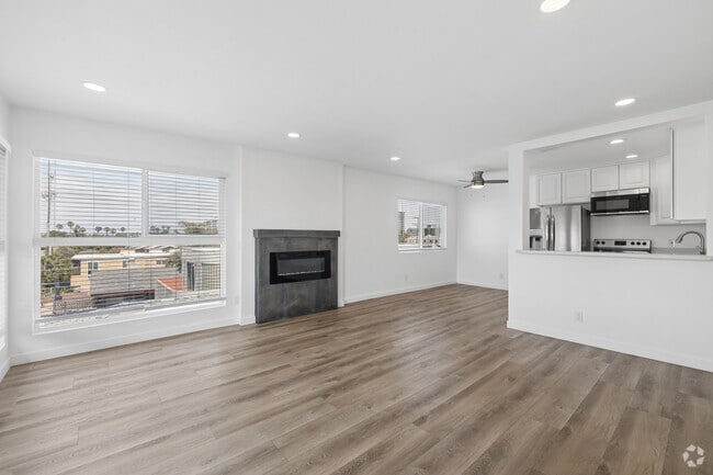 1BR, 1BA - 795SF - Living Room - Oceana Apartments
