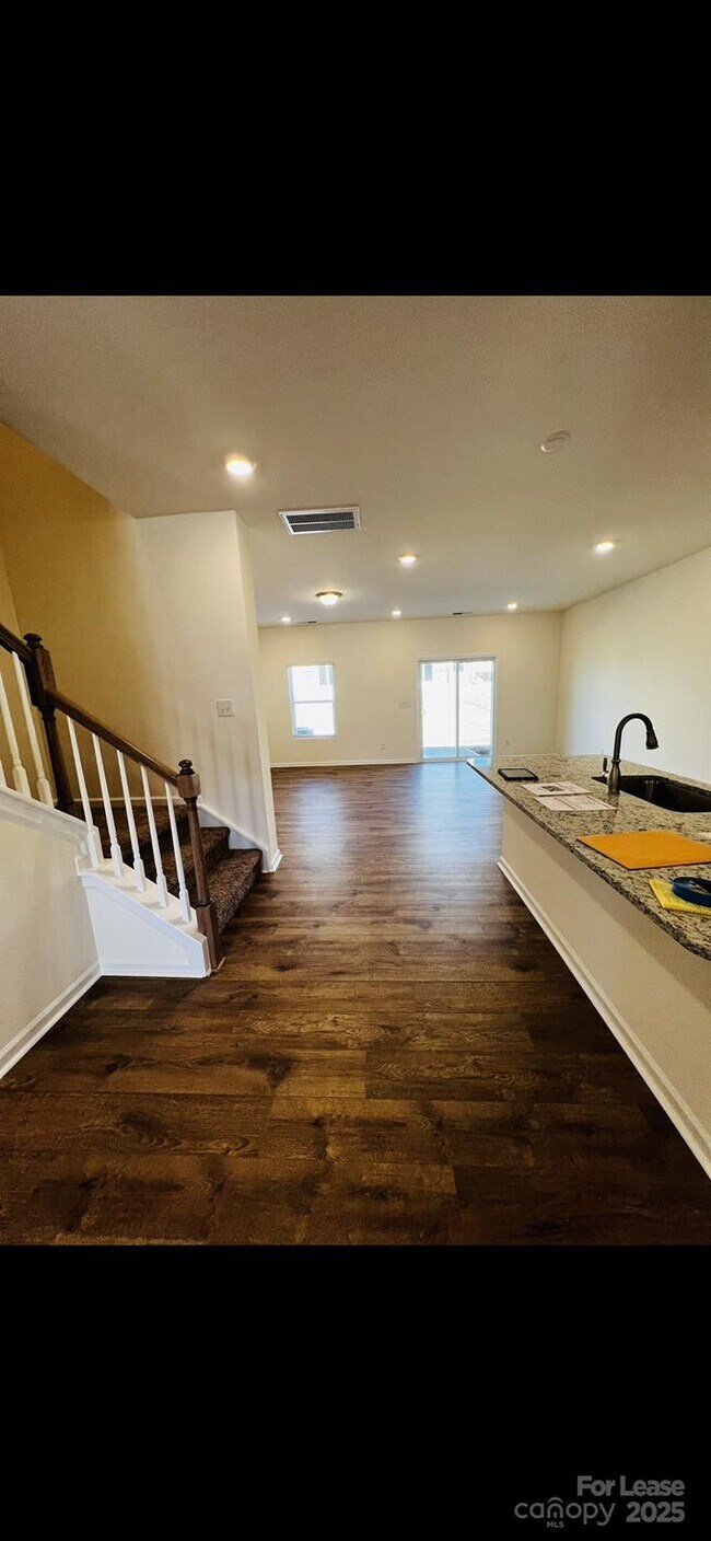 Building Photo - 2788 Yeager Dr NW
