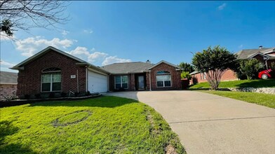 Building Photo - 3516 Valley Forge Dr