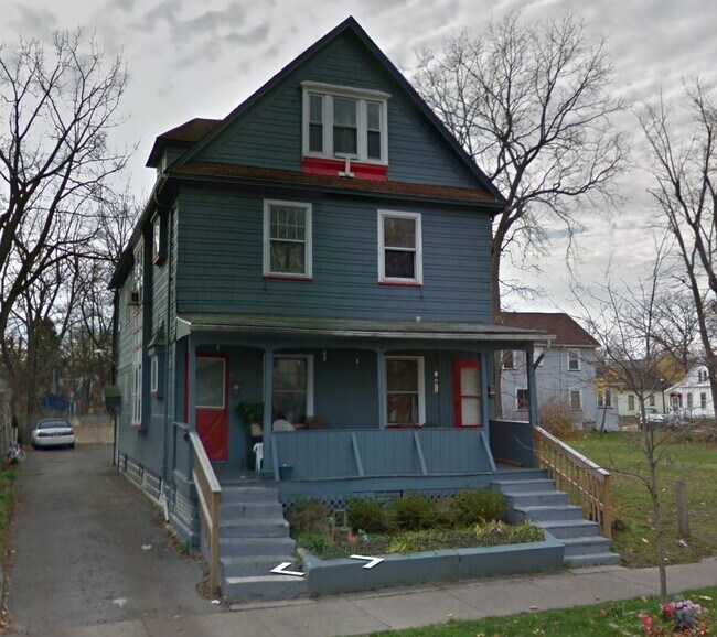 Building Photo - 175 Bartlett St