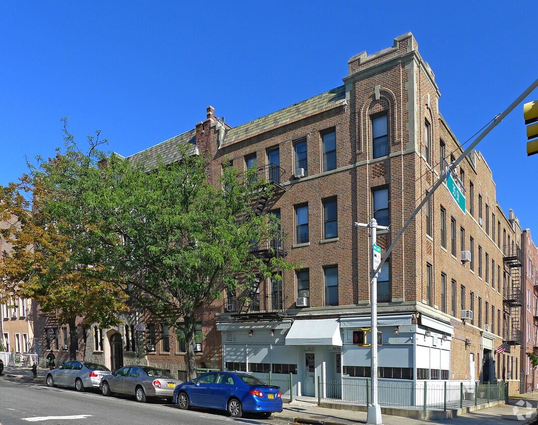 Building Photo - 3411 34th Ave