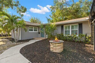Building Photo - 320 Lake Maggiore Blvd S