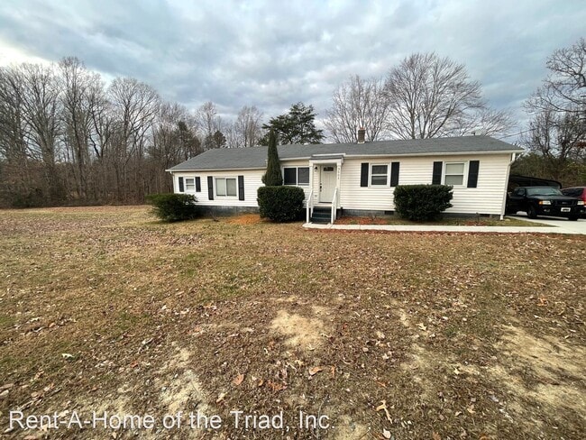 Building Photo - 3 br, 2 bath House - 3501 Lewiston Road