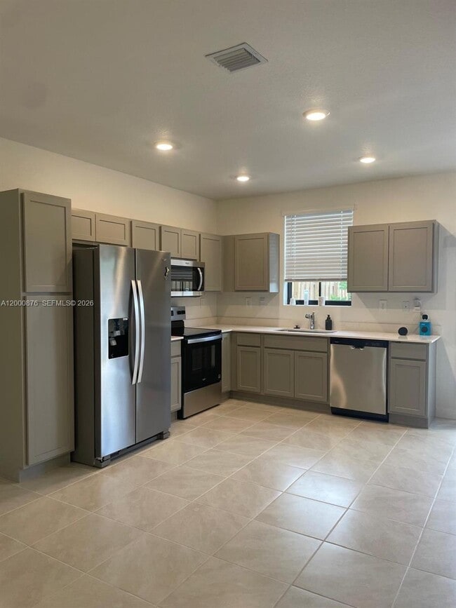 Foto del edificio - 1386 NE 3rd Ave