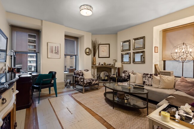 Building Photo - 205 W 57th St