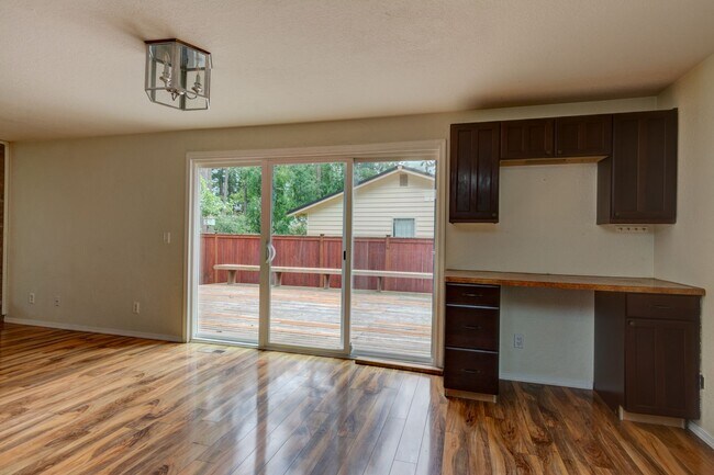 Foto del edificio - Newly Renovated 3 Bedroom in Oak Harbor