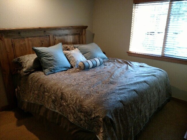 Foto del edificio - 1 Bedroom Centrally Located Summer Rental