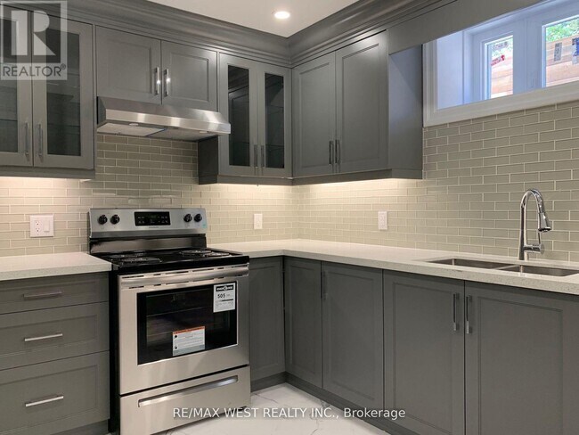 Photo du bâtiment - 1495 King St W