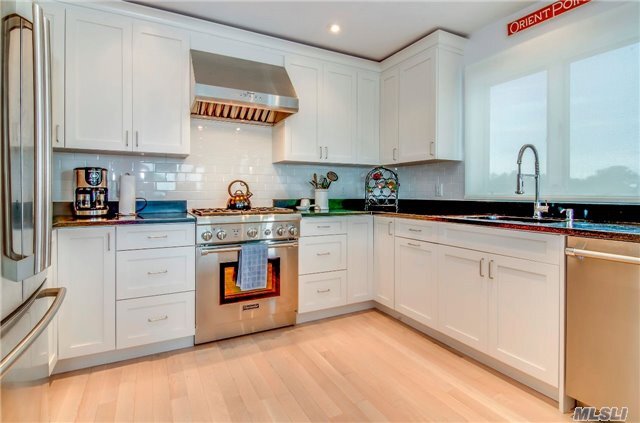 Foto del edificio - 605 Latham Ln