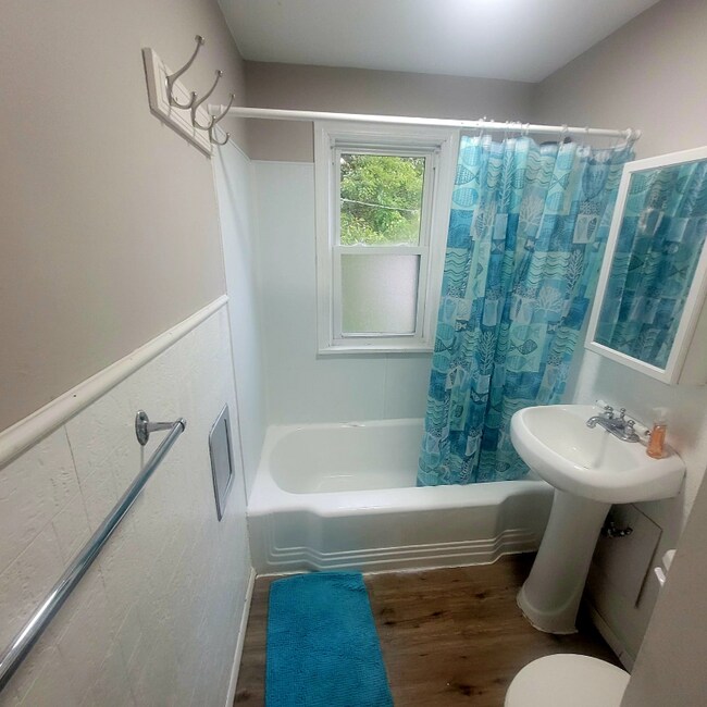 Foto del edificio - 5713 South Blvd