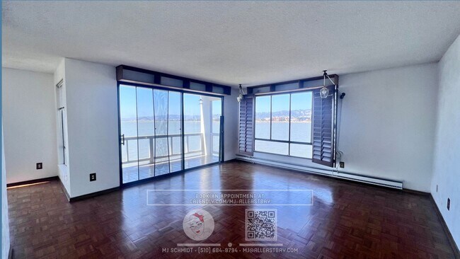 Foto del edificio - Take the helm of this nautical themed 2 be...
