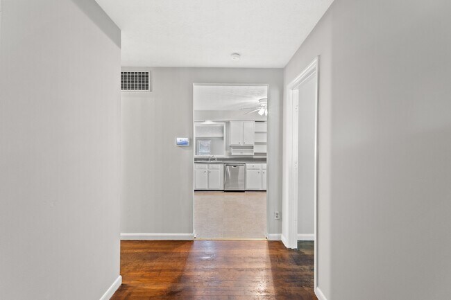 Building Photo - 228 Kenlock Dr