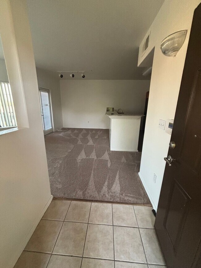 Foto del edificio - Adorable Upstairs 1/1 Condo (North Natomas...