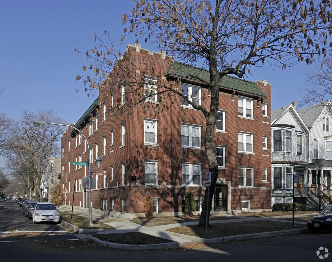 Foto principal - 1122-1124 W Wellington Ave