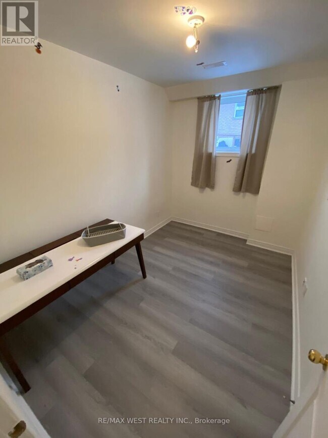 Photo du bâtiment - 9720 Keele St