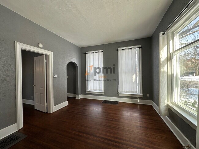 Foto del edificio - 912 Chicago St